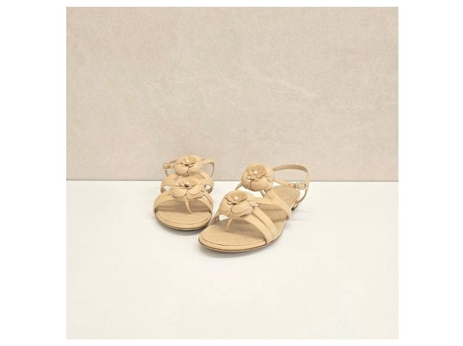 Chanel Sandali a infrascarpa Camellia Beige - vista 2