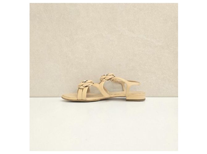 Chanel Sandali a infrascarpa Camellia Beige - vista 6