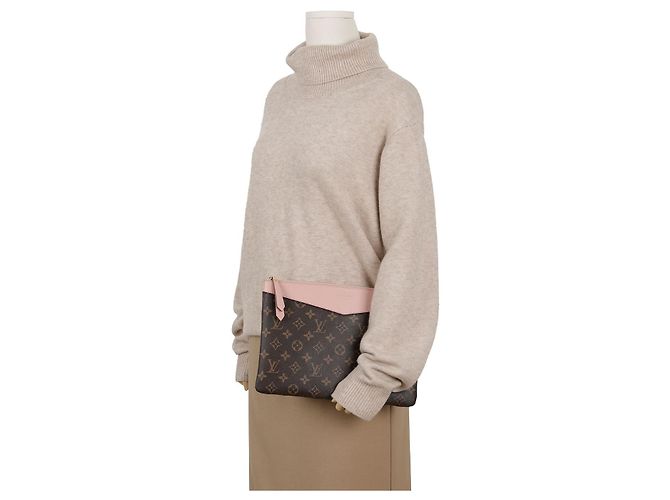 Louis Vuitton Pouch Daily Monogram Canvas Rose Powder - vista 9