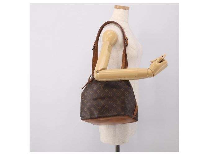 LOUIS VUITTON Monogram Petit Noe Shoulder Bag M42226 LV Auth 210747 - Jerrillo - vista 18