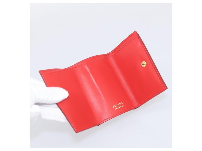 PRADA Trifold Wallet Leather Red Gold Tone Auth 212128M - Jerrillo - vista 10