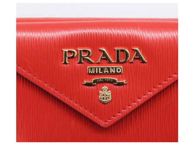 PRADA Trifold Wallet Leather Red Gold Tone Auth 212128M - Jerrillo - vista 17