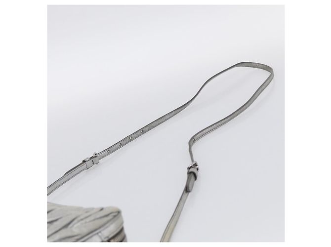 Miu Miu Matelasse Shoulder Bag Leather Silver Auth 206966A - Jerrillo - vista 14