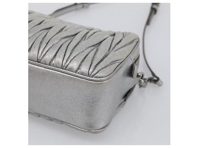 Miu Miu Matelasse Shoulder Bag Leather Silver Auth 206966A - Jerrillo - vista 15