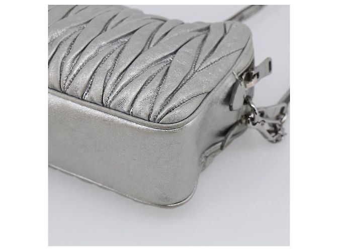 Miu Miu Matelasse Shoulder Bag Leather Silver Auth 206966A - Jerrillo - vista 17
