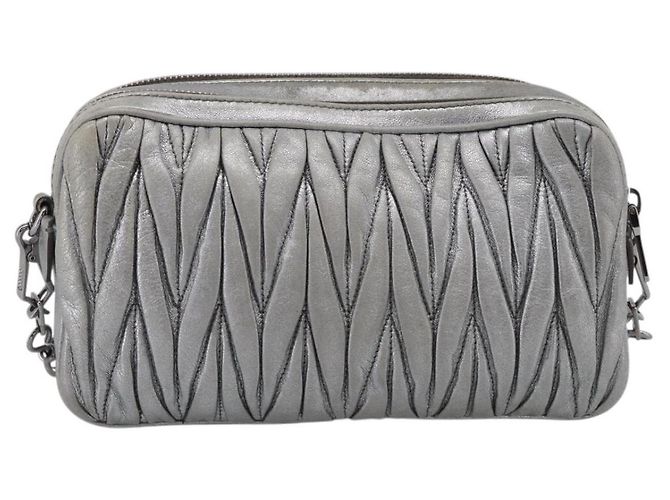 Miu Miu Matelasse Shoulder Bag Leather Silver Auth 206966A - Jerrillo - vista 2