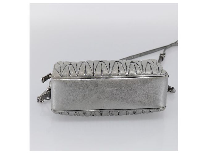 Miu Miu Matelasse Shoulder Bag Leather Silver Auth 206966A - Jerrillo - vista 5
