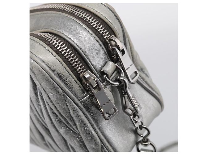 Miu Miu Matelasse Shoulder Bag Leather Silver Auth 206966A - Jerrillo - vista 9
