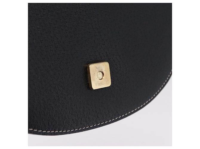 FENDI Shoulder Bag Leather Black Gold Auth 212099V - Jerrillo - vista 19