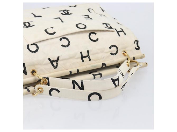 CHANEL Bolsa Tote Matelassé em Tela Branca Tom Dourado CC Auth BA16870 - Jerrillo - vista 8