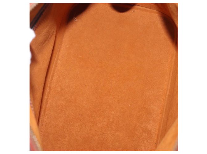 Louis Vuitton Alma Epi Leather PM - vista 5