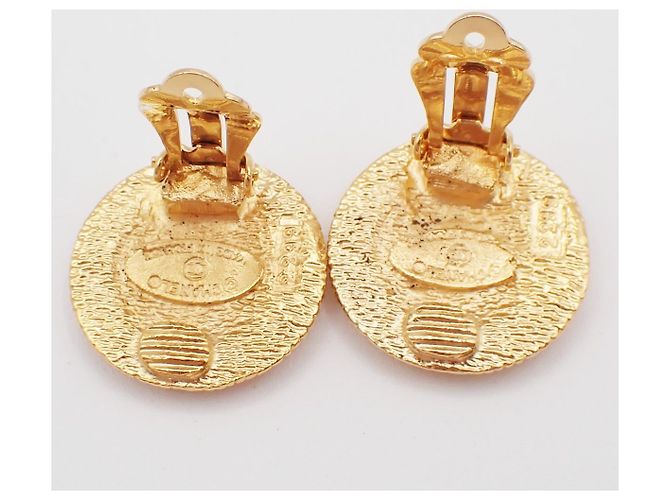 Chanel Vintage Round Clip-On Metal - vista 5