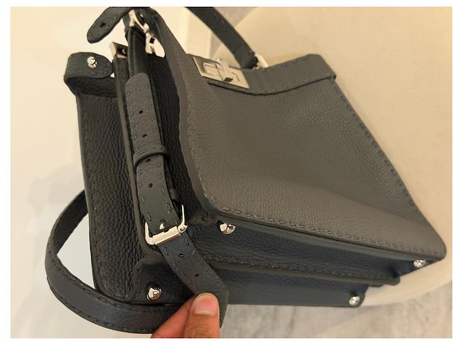 Fendi Peekaboo ISeeU Medium Selleria grigio - vista 10