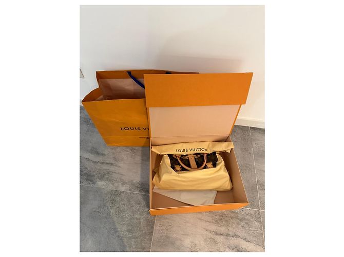 Louis Vuitton Manhattan GM Monogram - vista 5