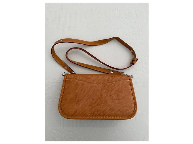Louis Vuitton Buci pelle Epi cognac - vista 10