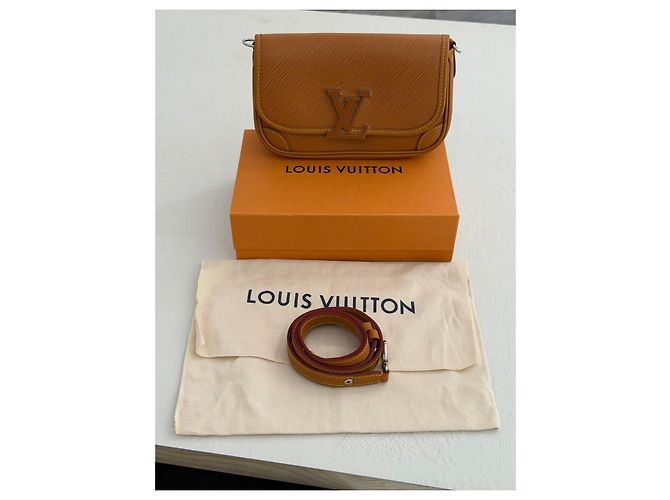 Louis Vuitton Buci pelle Epi cognac - vista 16