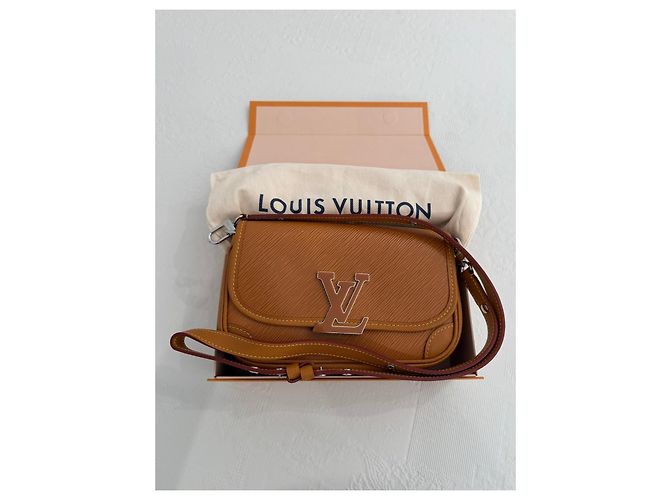 Louis Vuitton Buci pelle Epi cognac - vista 3