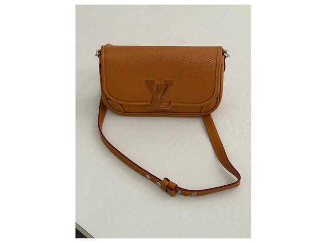 Louis Vuitton Buci pelle Epi cognac - vista 4
