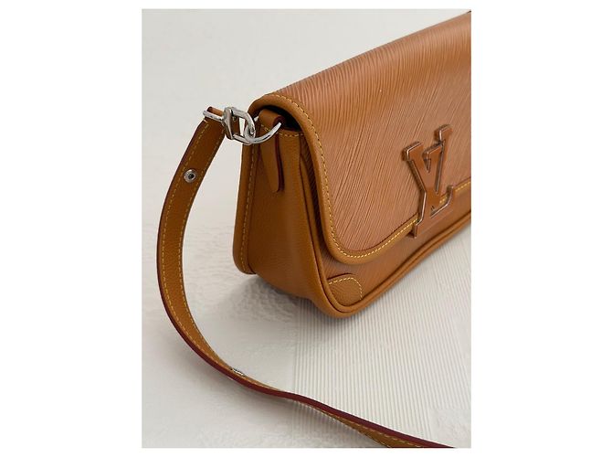 Louis Vuitton Buci pelle Epi cognac - vista 6