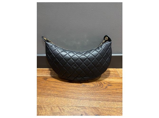 Borsa Crescent Chanel in pelle matelassé nera e perle - vista 13