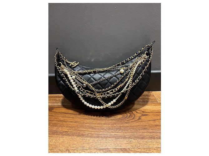 Borsa Crescent Chanel in pelle matelassé nera e perle - vista 15