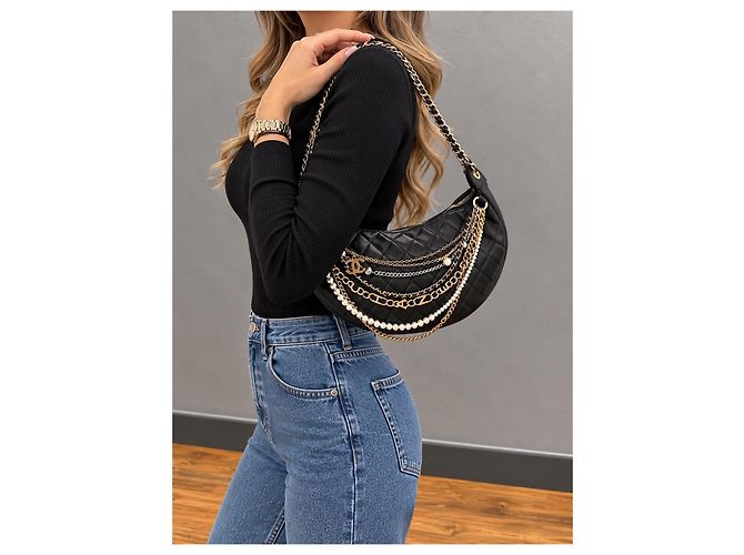 Borsa Crescent Chanel in pelle matelassé nera e perle - vista 8