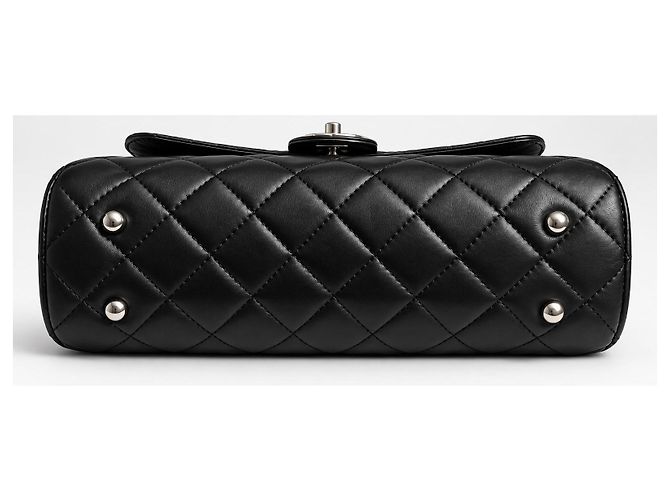 Timeless Borsa Chanel Classic Kisslock Pelle d'Agnello Nera - vista 10