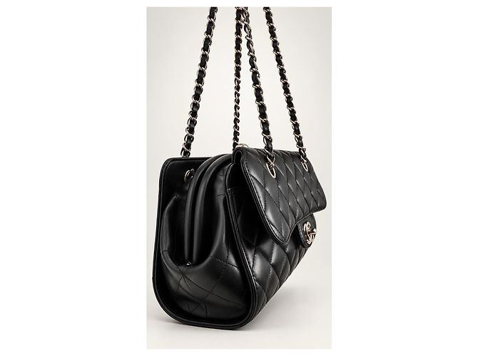 Timeless Borsa Chanel Classic Kisslock Pelle d'Agnello Nera - vista 5
