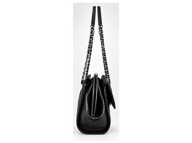 Timeless Borsa Chanel Classic Kisslock Pelle d'Agnello Nera - vista 6