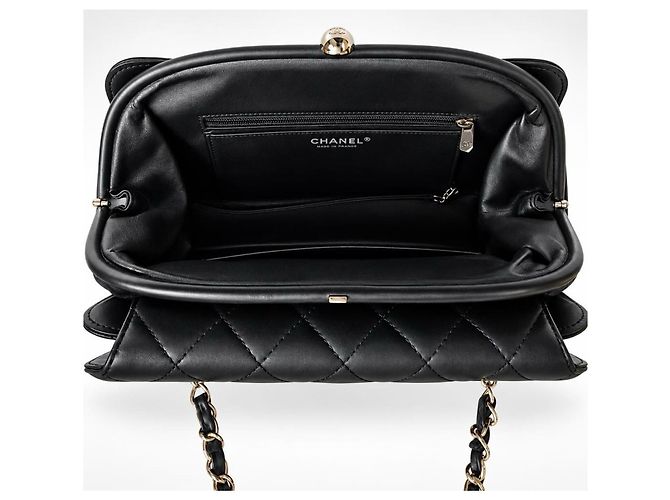 Timeless Borsa Chanel Classic Kisslock Pelle d'Agnello Nera - vista 8