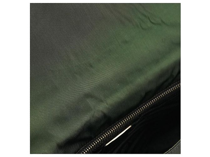Prada Borsa a tracolla con patta in nylon Tessuto verde - vista 14