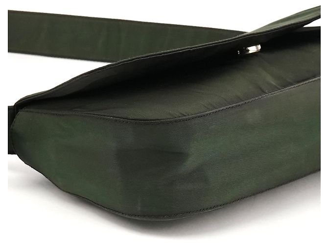Prada Borsa a tracolla con patta in nylon Tessuto verde - vista 8
