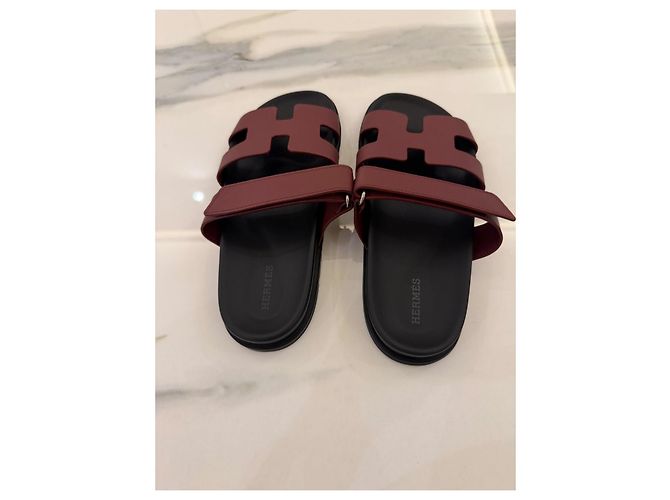 Hermès Sandali Chypre in pelle Bordeaux - vista 2