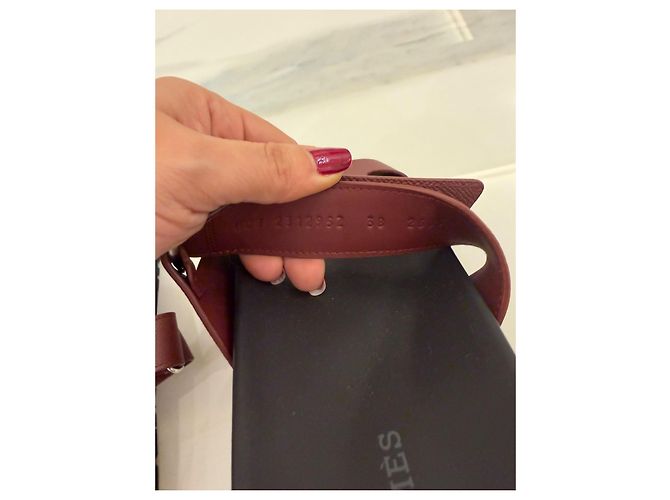 Hermès Sandali Chypre in pelle Bordeaux - vista 4