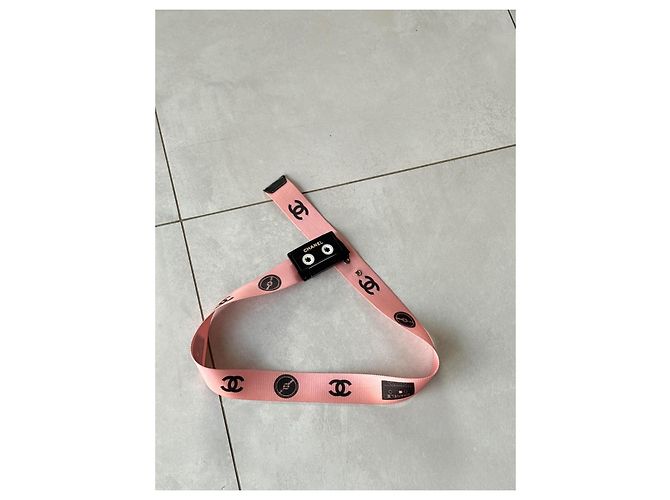 Chanel Rosa Canvas Gürtel mit Kassetten-Schnalle - Ansicht 2