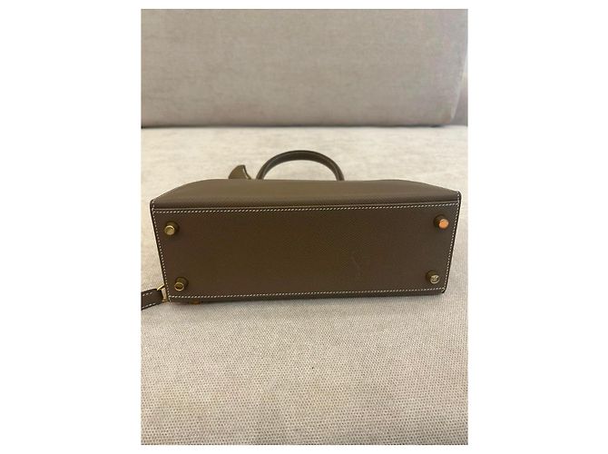 Hermès Kelly 25 Sellier Epsom Pelle Taupe - vista 5