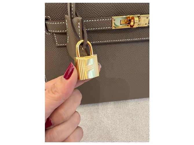 Hermès Kelly 25 Sellier Epsom Pelle Taupe - vista 8