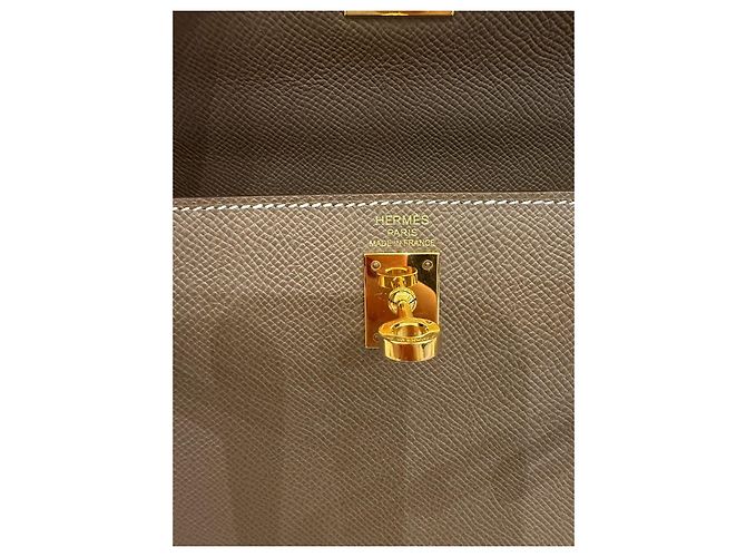 Hermès Kelly 25 Sellier Epsom Pelle Taupe - vista 9