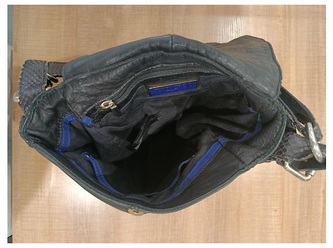 Jimmy Choo für H&M schwarze Leder-Schultertasche mit Python-Details - Ansicht 8