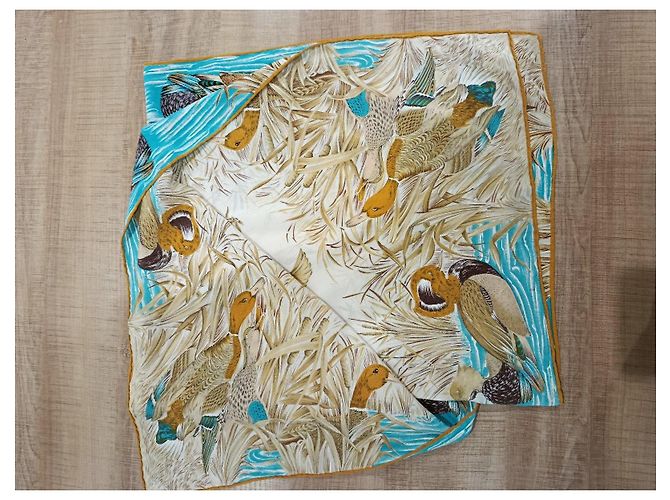 Gucci Seidentuch mit Enten-Print - Ansicht 10