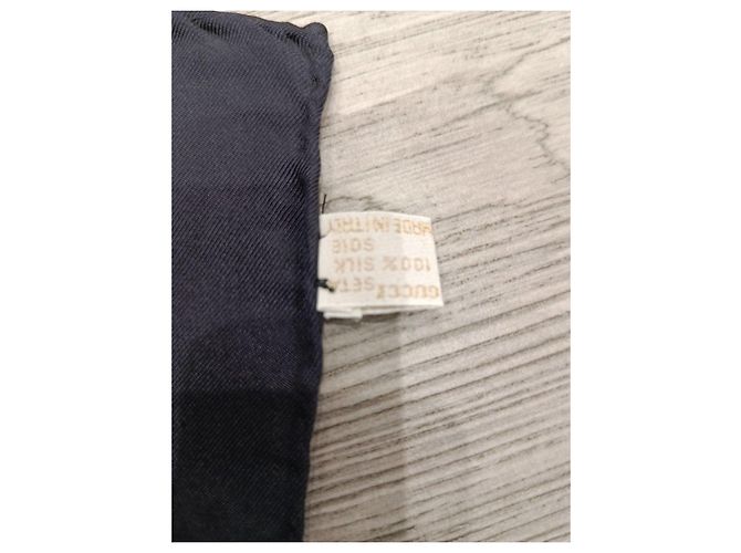 Lenço de seda Gucci estampado leques e pavões - vista 3