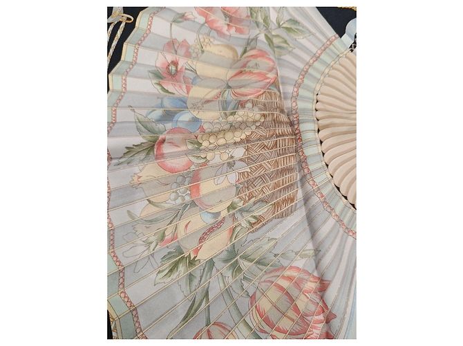 Lenço de seda Gucci estampado leques e pavões - vista 9