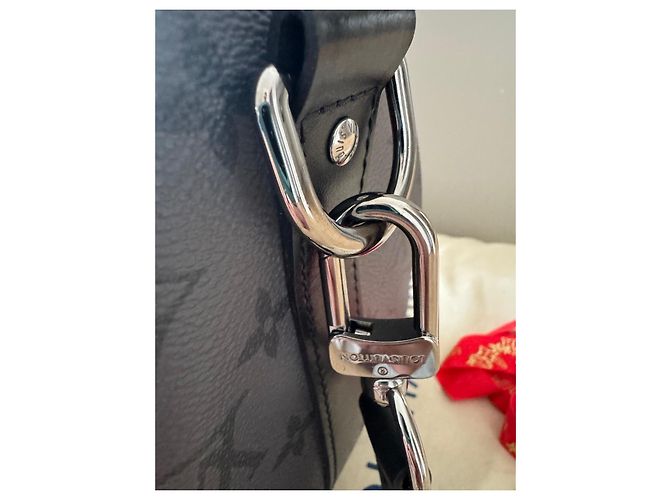 Louis Vuitton Keepall Bandouliere 45 Monogram Eclipse - vue 5