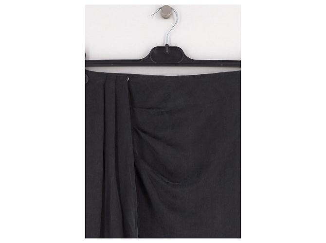 Autre Marque ATTIRE THE STUDIO Schwarzer Minirock mit asymmetrischem Drapé - Ansicht 3