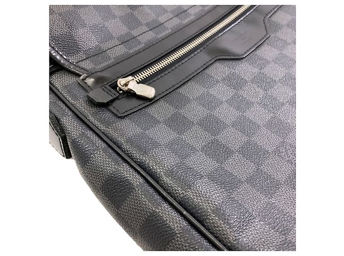 Louis Vuitton M58029 Daniel GM Shoulder Bag - vue 13