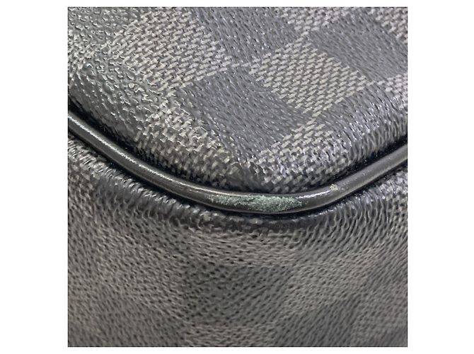 Louis Vuitton M58029 Daniel GM Shoulder Bag - vue 17