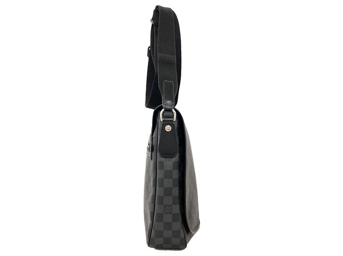 Louis Vuitton M58029 Daniel GM Shoulder Bag - vue 3
