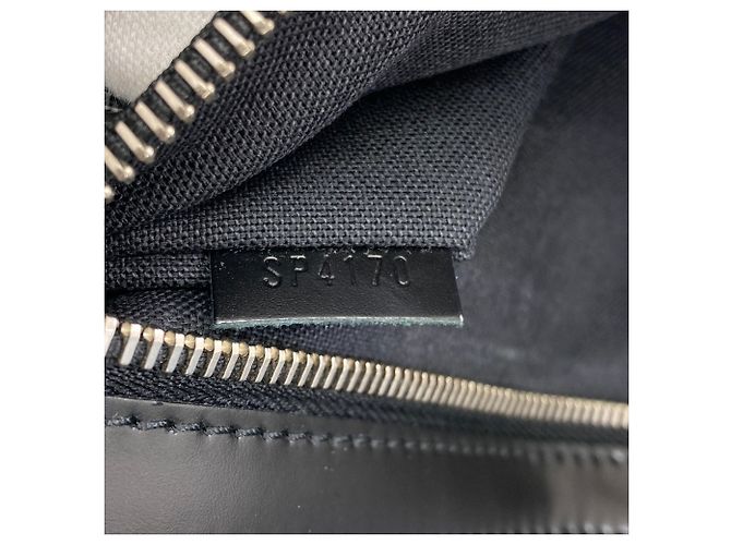Louis Vuitton M58029 Daniel GM Shoulder Bag - vue 7