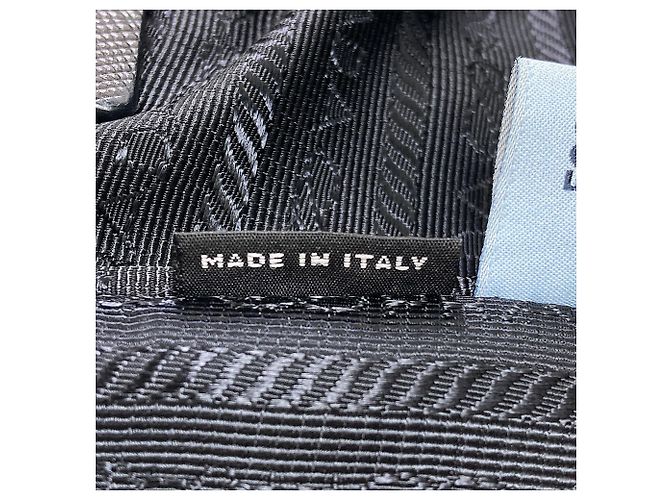Prada Rucksack aus schwarzem Nylon mit Logo - Ansicht 7