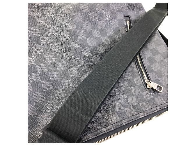 Sac à épaule Louis Vuitton Mick PM - vue 12